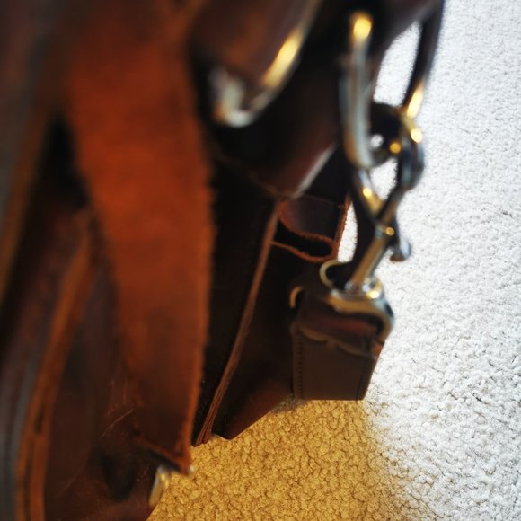 Saddleback Leather Large Briefcase in Chestnut - Picture 6 of 11